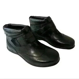 Aravon Women's Ankle Boots Size 6 D